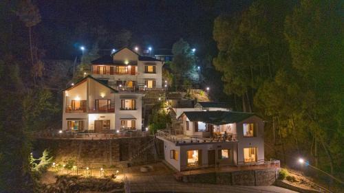 Majkhali Ski Chalet | Sahasrara Anahata