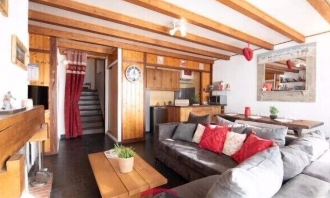 Cadeilhan-Trachere Apartment | Saint-Lary Pla d'Adet sleeps 9 at the foot of the slopes