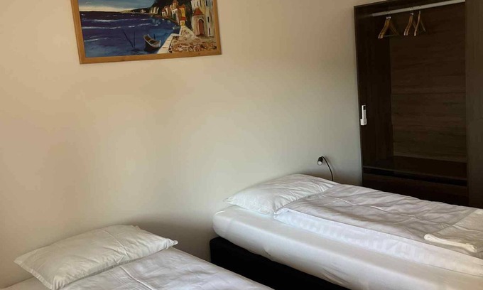 Szekesfehervar Cottage | Saját fürdővel, ingyenes parkolás és Wifi. Grillezési lehetőség az udvarban,