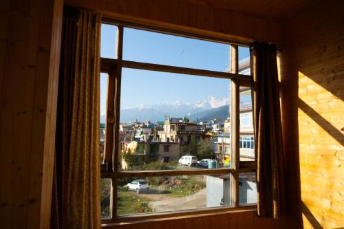 Gunehr Hotel | Sajan's Bir Verse