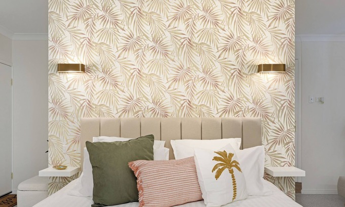 Runaway Bay Apartment | ​Saltbreeze Guest House – Luxury King Suite in Runaway Bay, Gold Coast