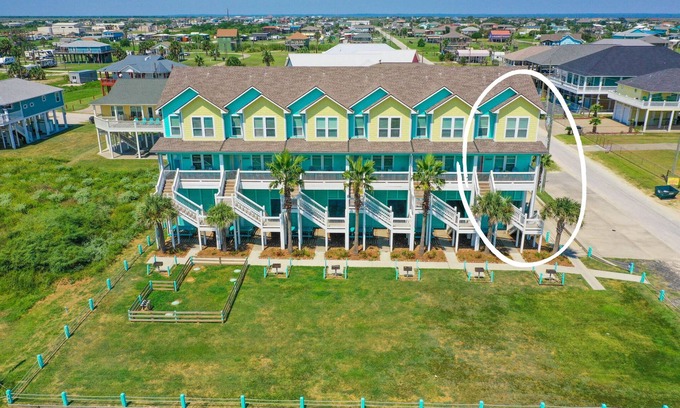 Port Bolivar House | Salty Suites Cottage 6~Beachfront! Opt beach cart!