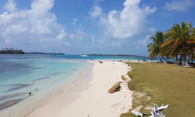 Carti Tupile Cabin | San Blas Private Over-the-Water Cabin