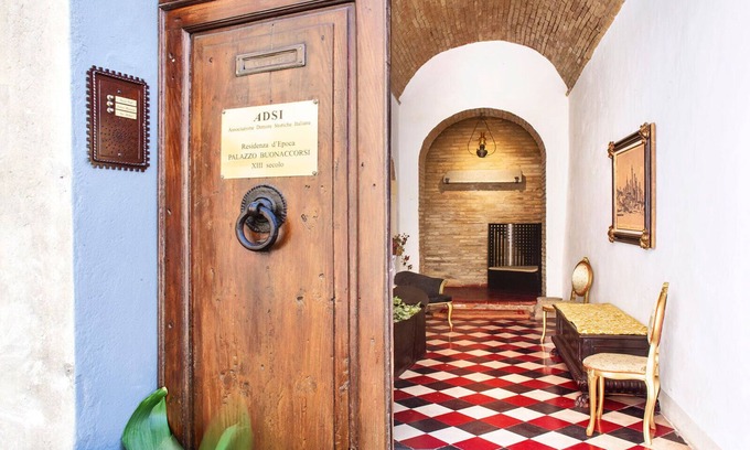 San Gimignano City Centre House | San Gimignano in the heart of town, Historical Palace Buonaccorsi XIII century