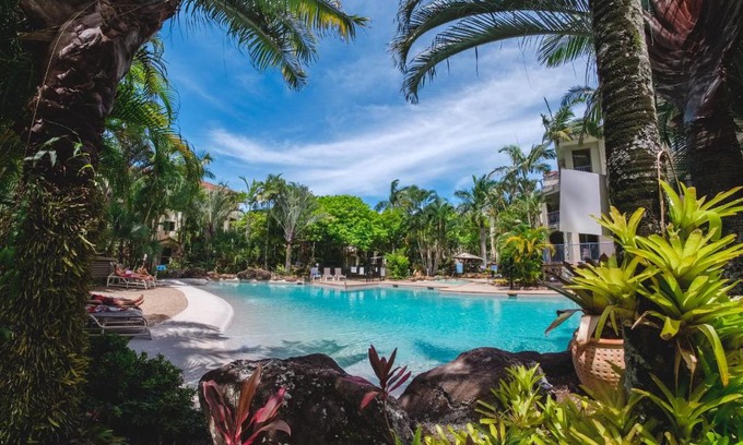 Currumbin Apartment | Sanctuary Lake Apartments