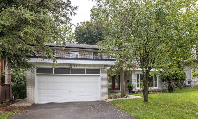 Bayview Woods - Steeles House | Sanctuary on private ravine, large luxurious space