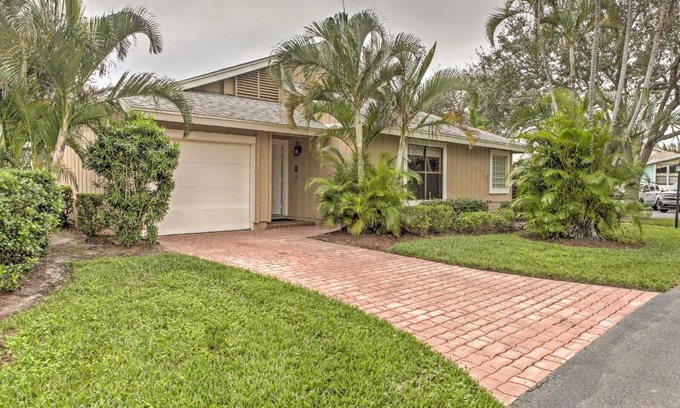 Jensen Beach House | Sand Dollar Jenson Beach Home with Pool Access!