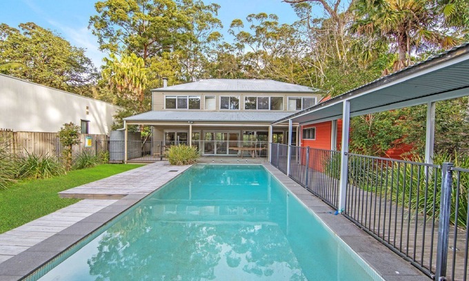 Pearl Beach House | Sand & Sea - Pearl Beach with pool