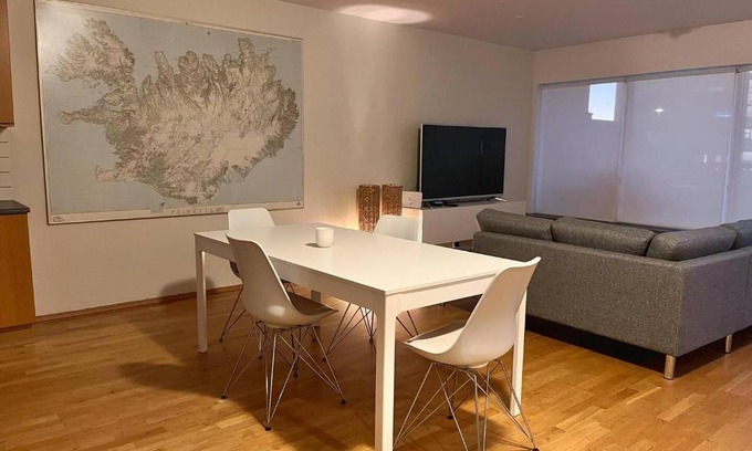 Arbær Apartment | Sandavad