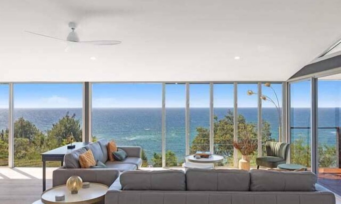 Forresters Beach House | Sandcastle by Coast Hosting