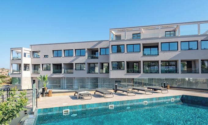 Agios Tychon Apartment | Sanders River Plaza - Cute 1-Bdr Apt with Balcony