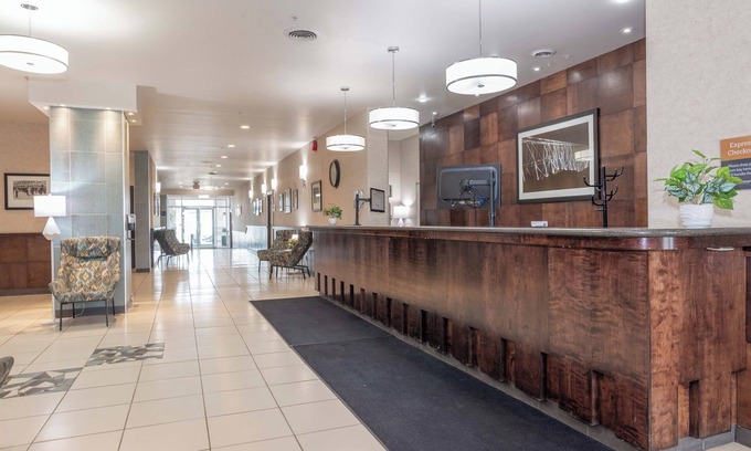 South Lethbridge Hotel | Sandman Hotel Lethbridge