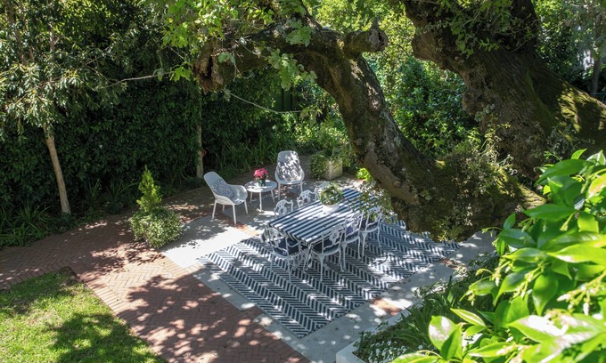 Rondebosch Bed & Breakfast | Sandown Lodge
