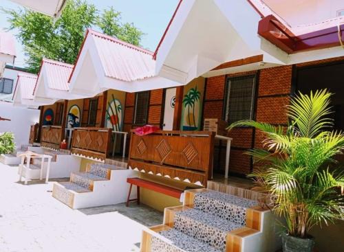 Puerto Galera Apartment | Sandstorm Lodge and Cafe