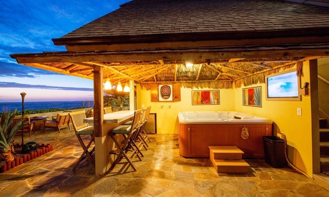 Hauula House | ★ Sandy Beachfront Home ★ Tiki Bar/Hot Tub/AC/Kayaks + Free WiFi/Laundry/Parking