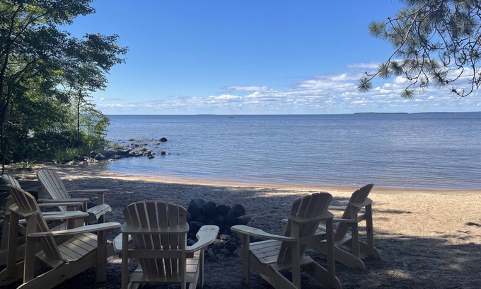 Callander Cottage | Sandy Shores Lake House on Lake Nipissing