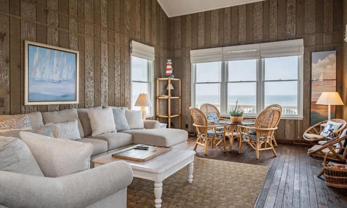 Long Beach House | Sandy Toes and Salty Kisses