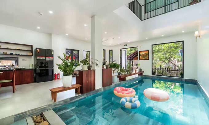 Hue Villa | Sanh homestay pool windows mall