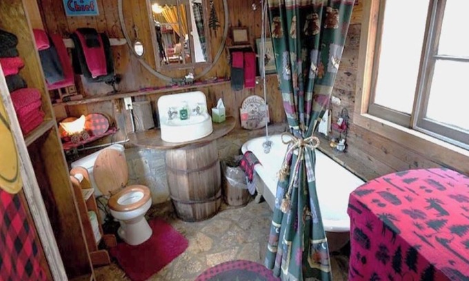 Glen Rose Cabin | Santa Fe Railcar Cabin - River Access