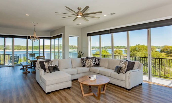 Point Venture House | Santana, Lake Travis Lakefront Paradise