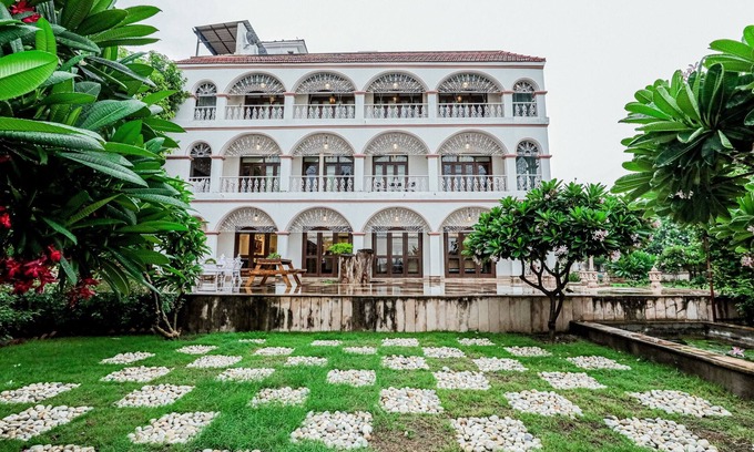 Chandauli Hotel | Saptapuri Varanasi by Royal Orchid Hotels Limited