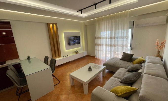 Qender Apartment | Saranda Central Apartment