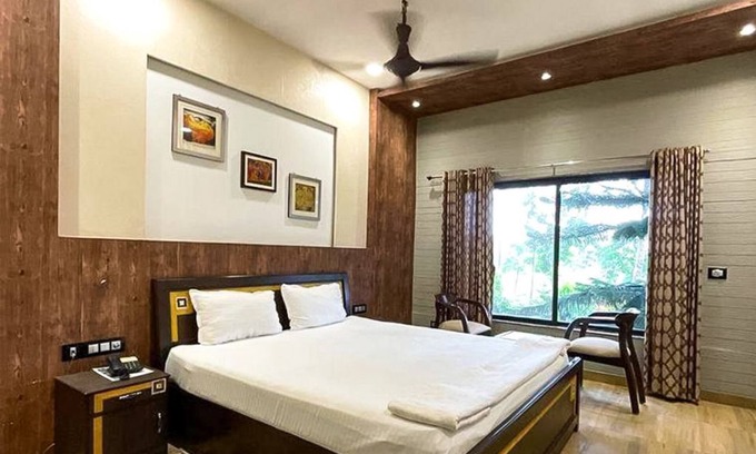 Neora Hotel | Saraswatipur Tea resort