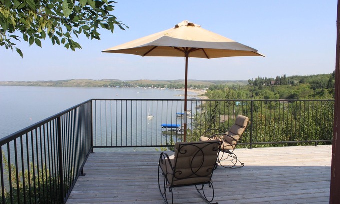 Maymont Beach Cabin | Saskatchewan Paradise - Cozy cottage with stunning views!