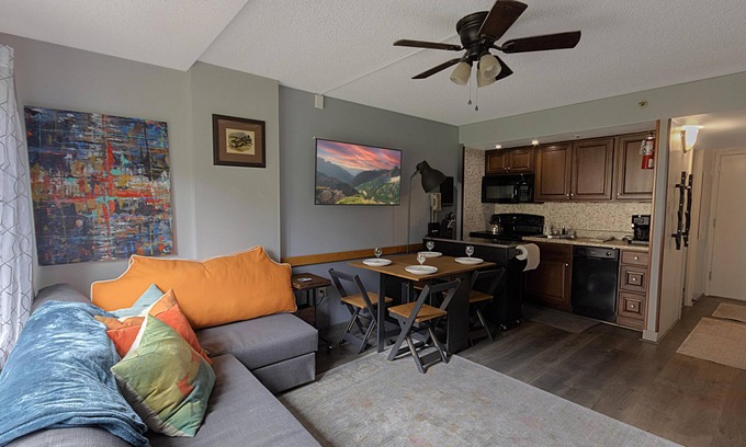 Snowshoe Condo | SC 1110: Contemporary Cozy Studio | Perfect Basecamp for Ski Days & Nights