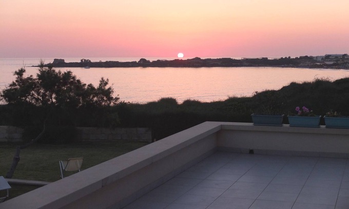 Punta Braccetto Villa | Scalambri Apartment + Annex in front of the sea