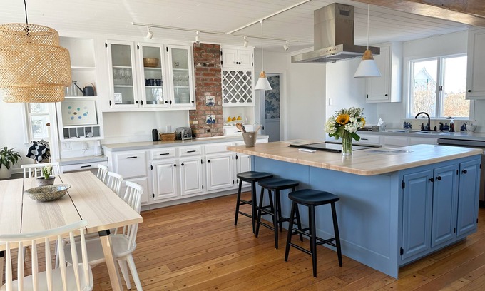 Bonnet Shores Cottage | Scandinavian-Style Beach Cottage