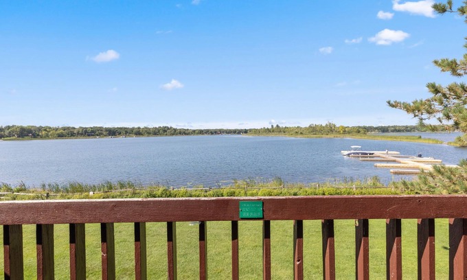 Breezy Point Condo | Scenic 2BR Loft Stay Steps from Pelican Lake