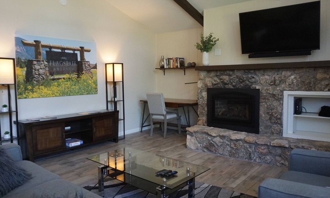 Flagstaff House | Scenic getaway in central Flagstaff