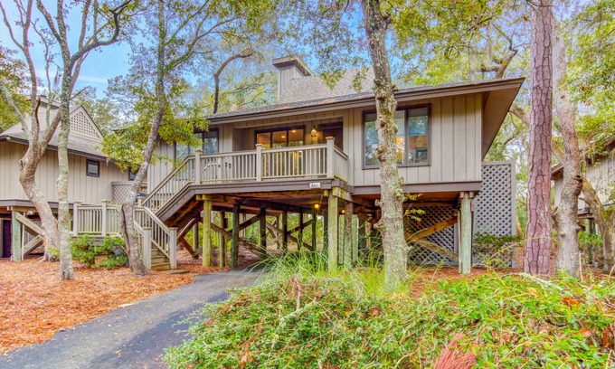 Kiawah Island House | Scenic view cottage w/Free Wifi - just a short walk to the beach & park