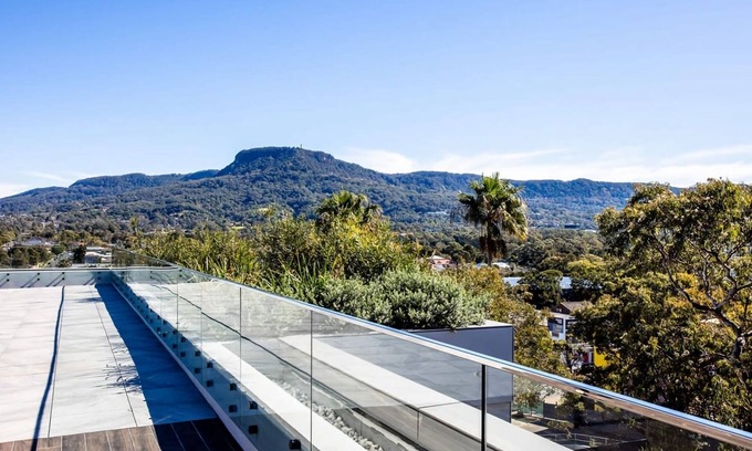 Wollongong CBD Apartment | Scenic Wollongong Gem City Location with Rooftop