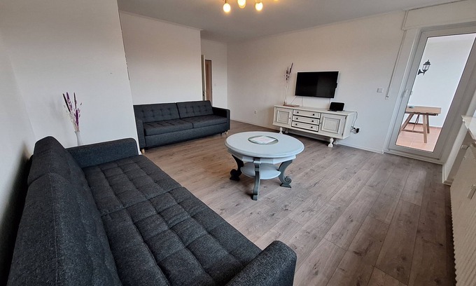 Guetersloh Apartment | Schöne 2-zimmer-wohnung mit Balkon in Gütersloh für bis zu 5 Personen