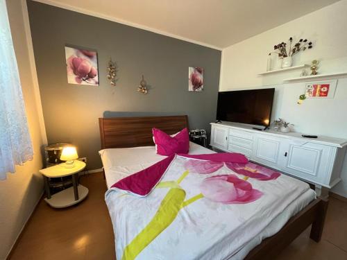 Region Hannover District Apartment | Schönes Haus mit 4 Schlafzimmer Küche Bad WC & Wohnzimmer 2 Parkplätze