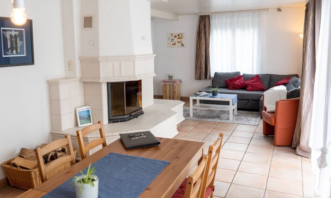 Neu St Johann Ski Chalet | Schlafen zur Brauerei St. Johann 6.5-room holiday home in the village centre