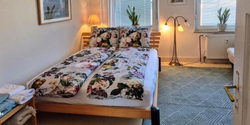 Flehe House | Schoenes helles Zimmer mit Bad, Nähe Bilk, Nähe Uni