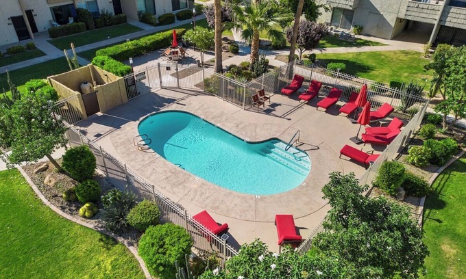 South Scottsdale Condo | Scottsdale Camelback 169 – Walk to Fashion Square & Old Town!