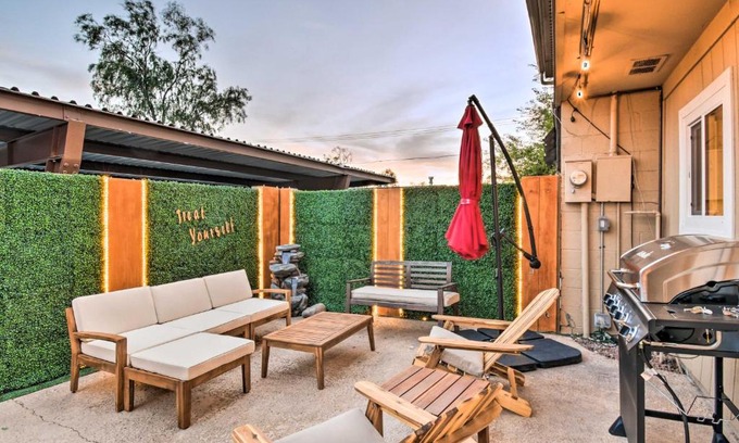 Casa Granada East Townhouses House | Scottsdale Gem Pool Access, Walk to Old Town