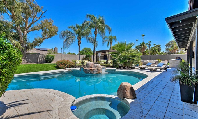 Buenavante House | Scottsdale Oasis w/Outdoor Bar & Pool!