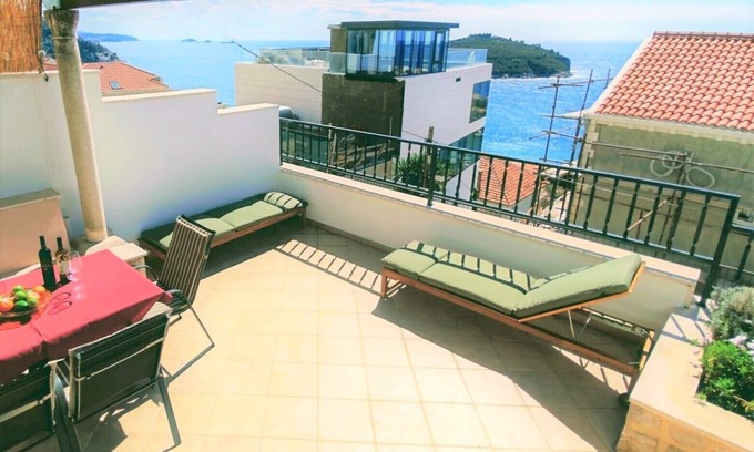Ploce Apartment | Sea and Island Views, Large Terrace, Walk to Old Town.