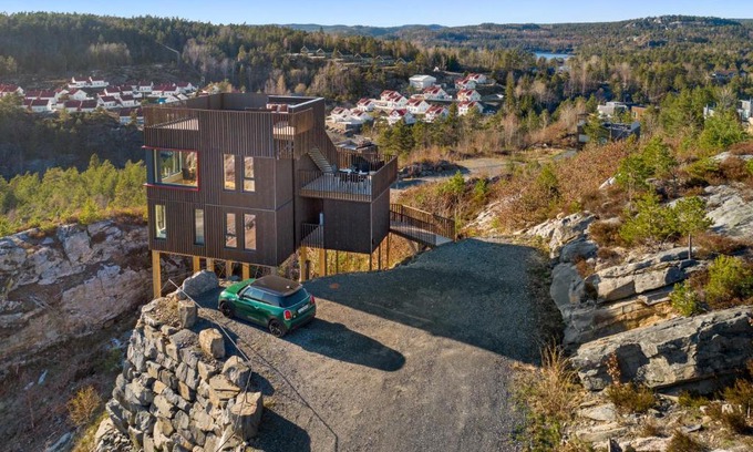 Risor House | sea, lake and hill view - TheHumanBirdHouseRetreat