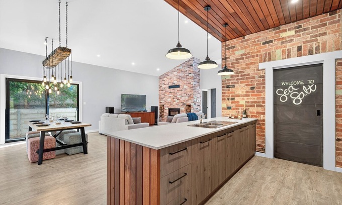 Carrickalinga House | Sea Salt Carrickalinga - Spacious Pet Friendly Family Entertainer close to Beach