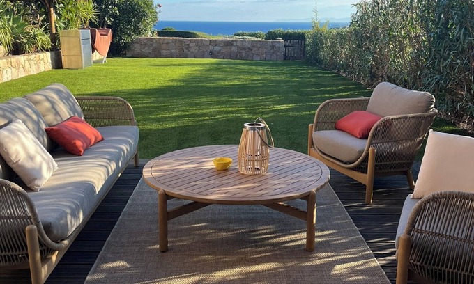 Marine de Saint Ambroggio Apartment | Sea view apartment with garden near Calvi and Ile Rousse