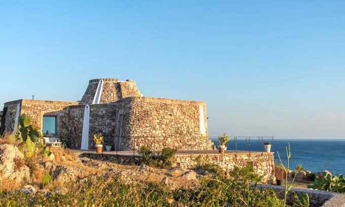 Torre Vado Villa | Sea view trullo