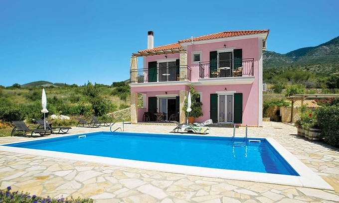 Karavados Villa | Sea vIew & walking distance to shops & restaurants