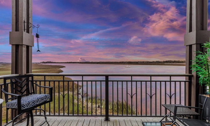 Bohicket Marina Village Villa | Seabrook Exclusives | 1967 Bohicket Marina