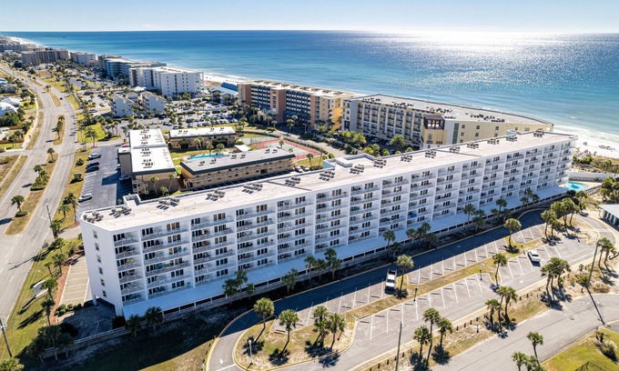 Fort Walton Beach Condo | Seacrest 501A is a Gulf Front Efficiency on Okaloosa Island by RedAwning